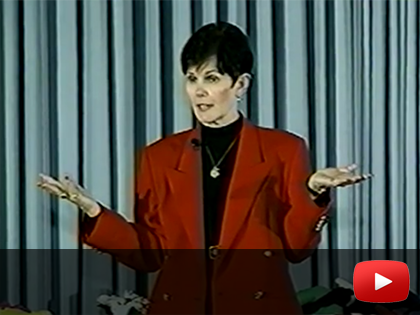 Enda Junkins speaking about the benefits of Laughter Therapy